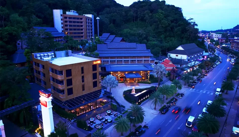 هتل هالیدی این ریزورت کرابی